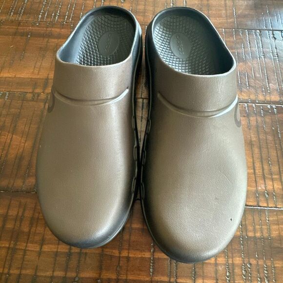 Oofos men’s 12 brown clog recovery shoes slip on Oocloog - Picture 1 of 9